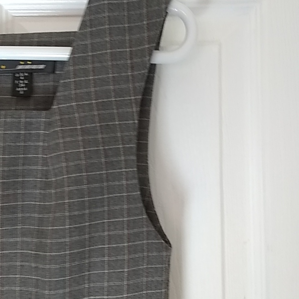 Dress - Picture 2 of 5